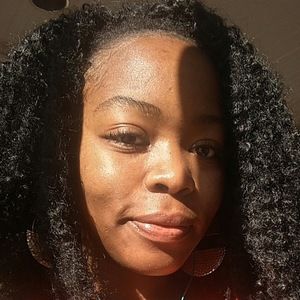 Meet your Posher, Alicia